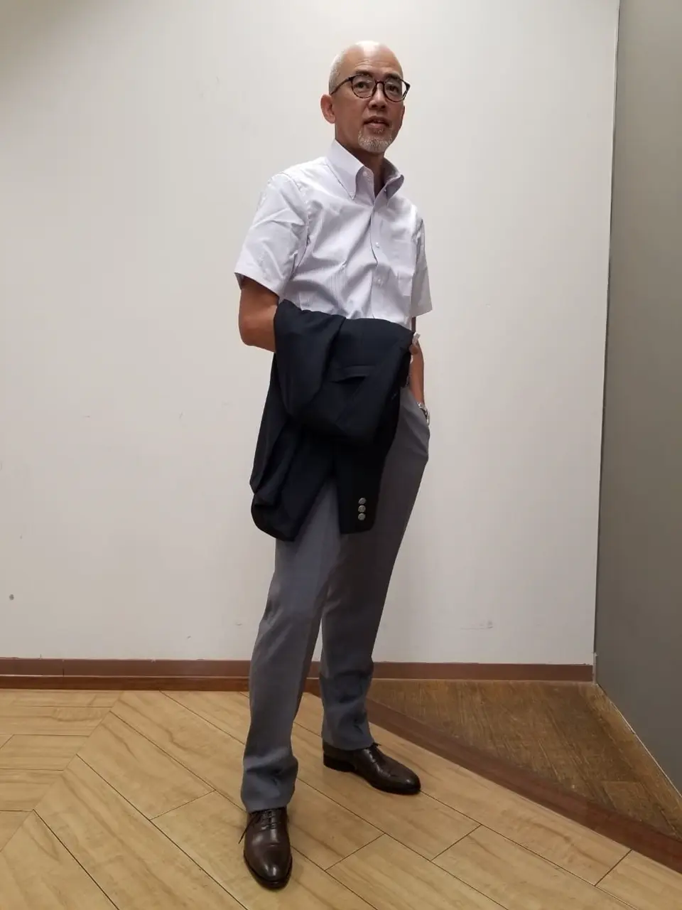  加賀谷 コーディネート画像