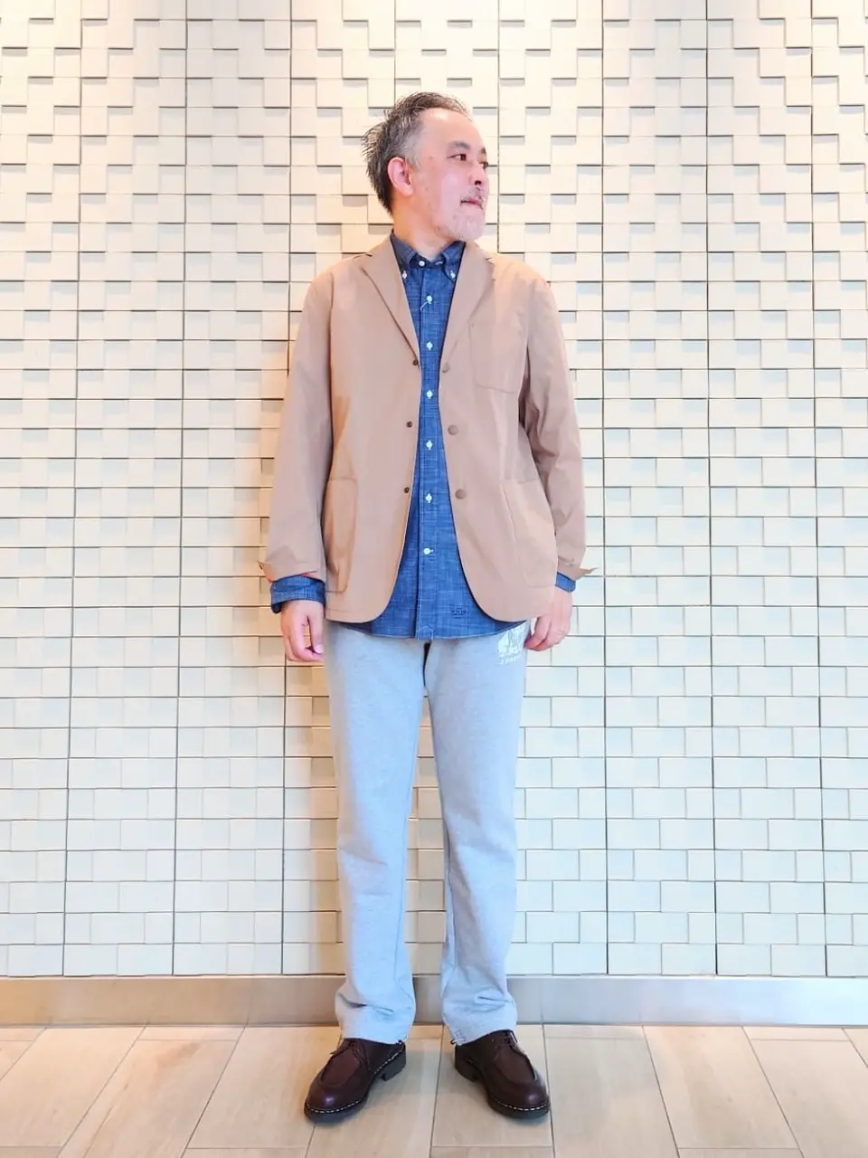  堤 コーディネート画像