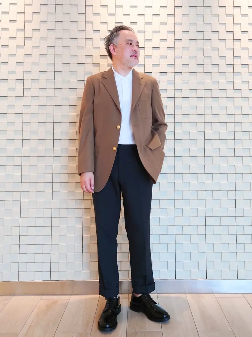  堤 コーディネート画像