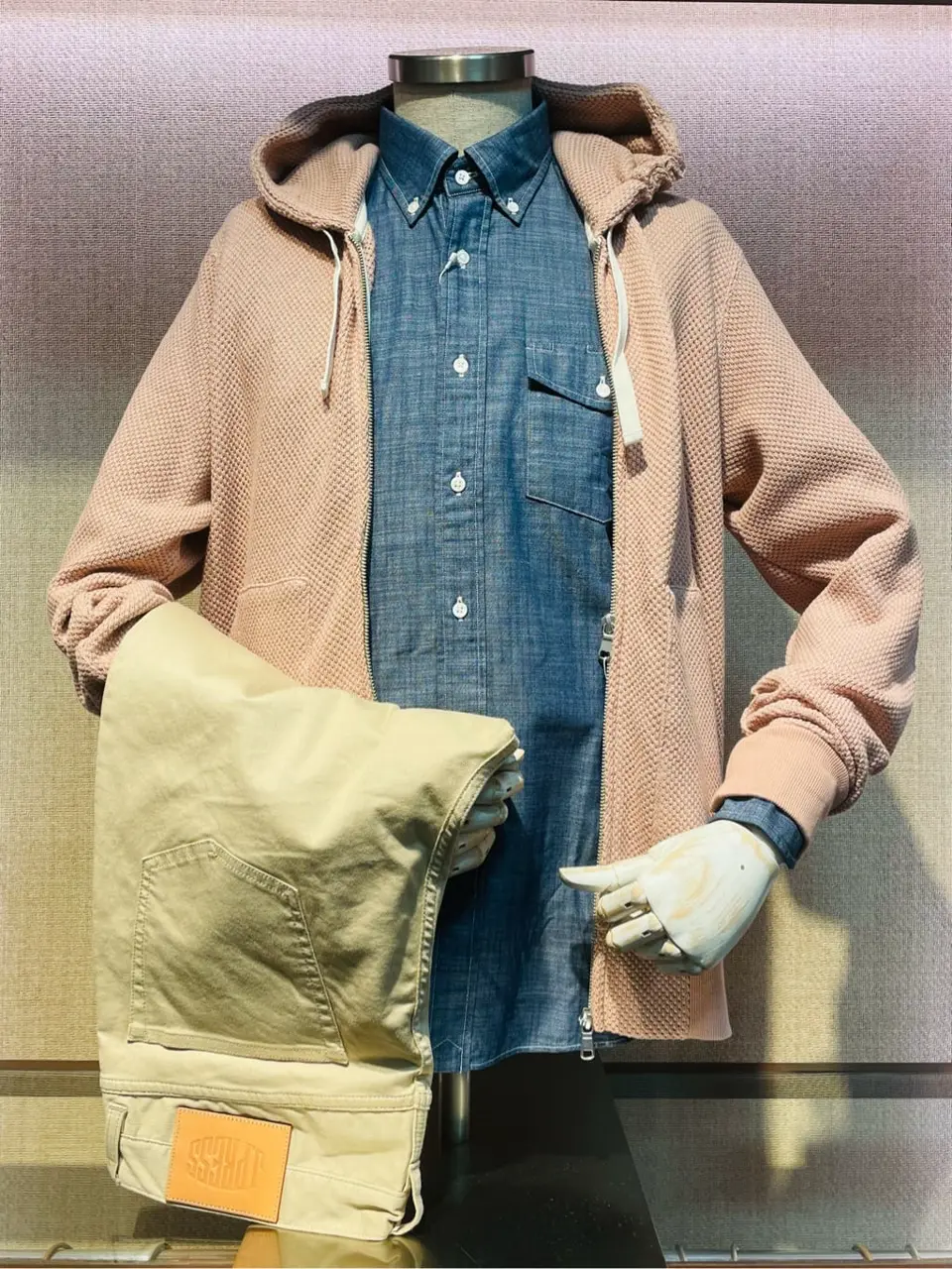  荒谷 コーディネート画像