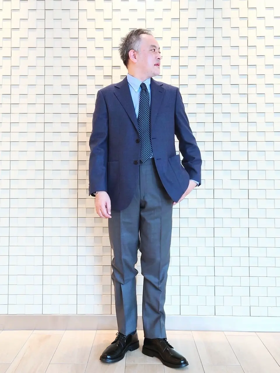  堤 コーディネート画像