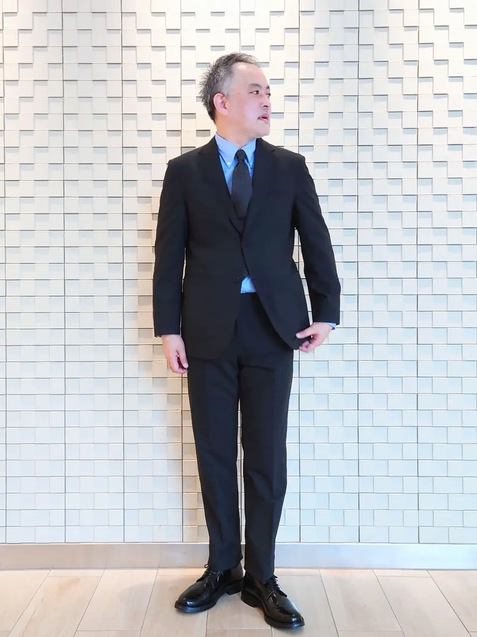  堤 コーディネート画像