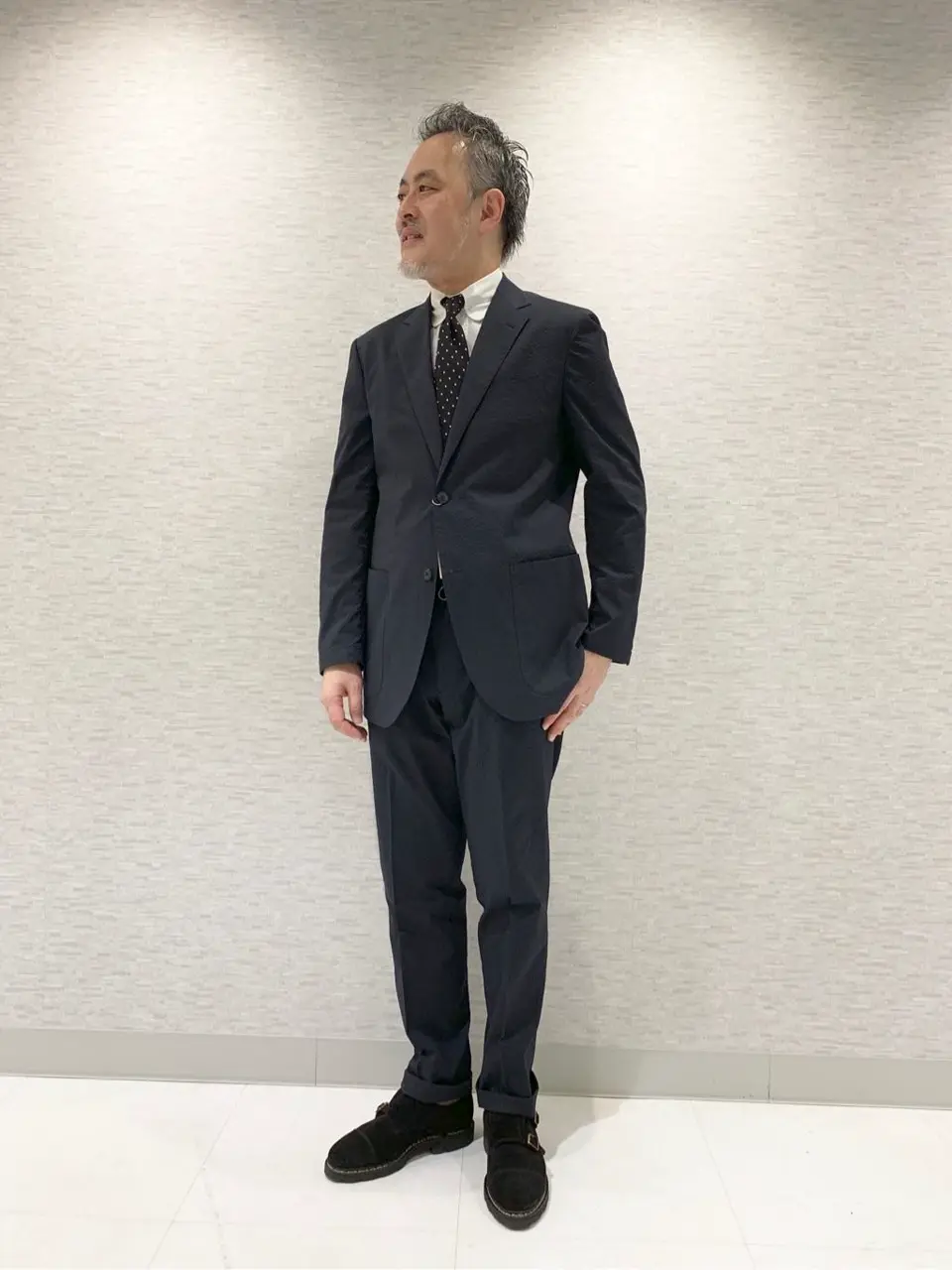  堤 コーディネート画像