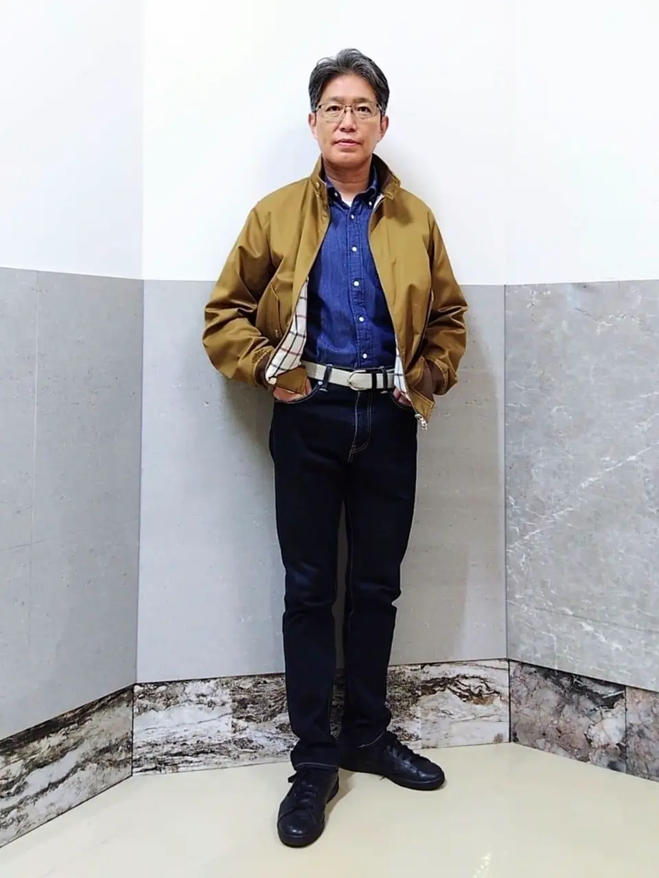  金子 コーディネート画像