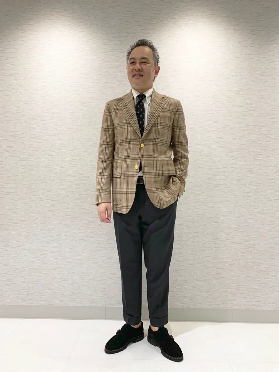  堤 コーディネート画像