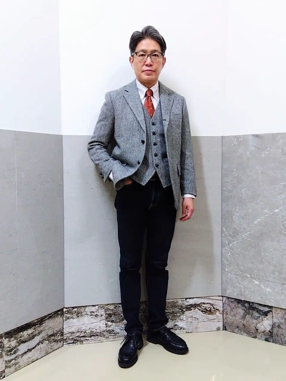  金子 コーディネート画像