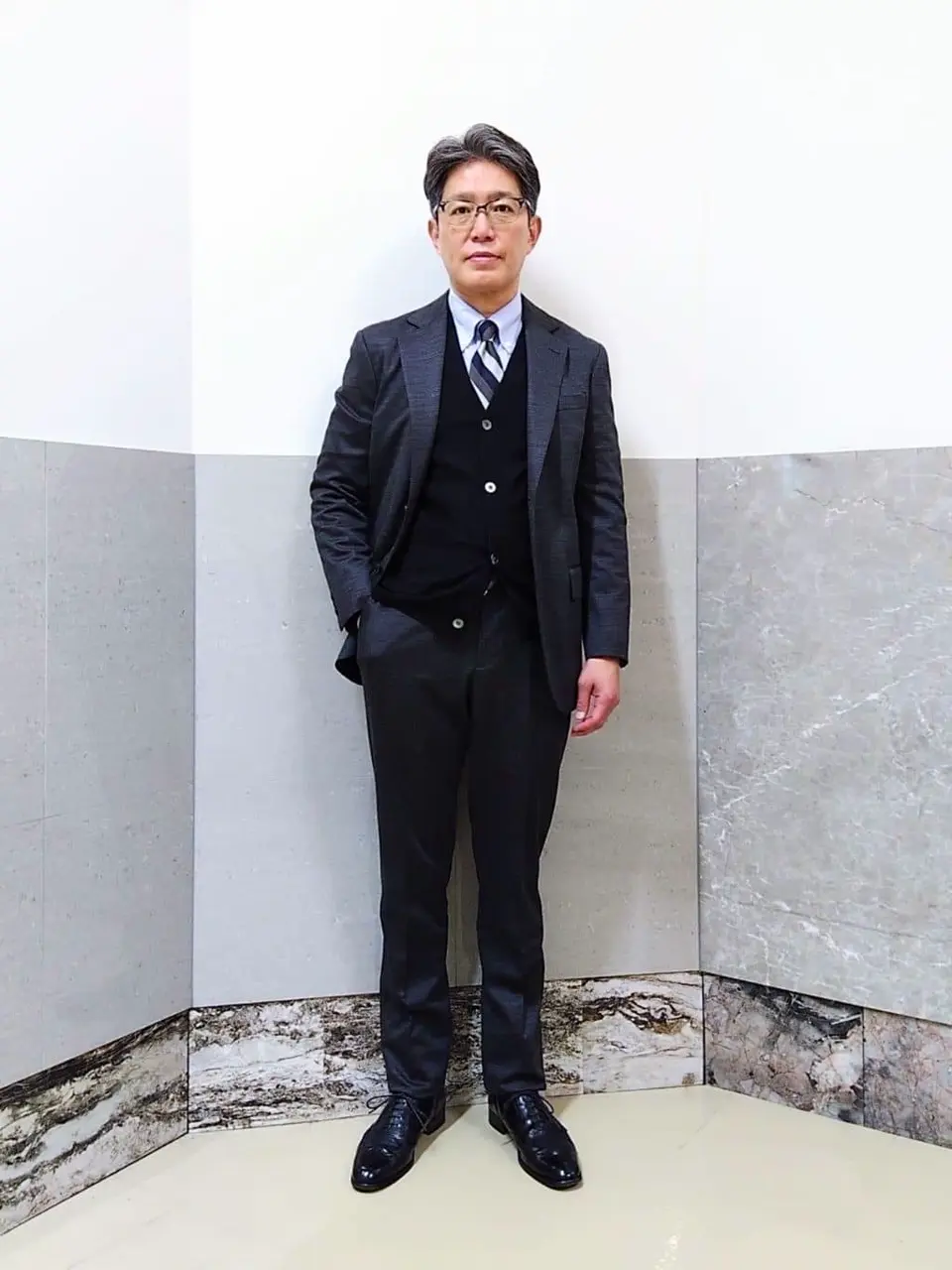  金子 コーディネート画像