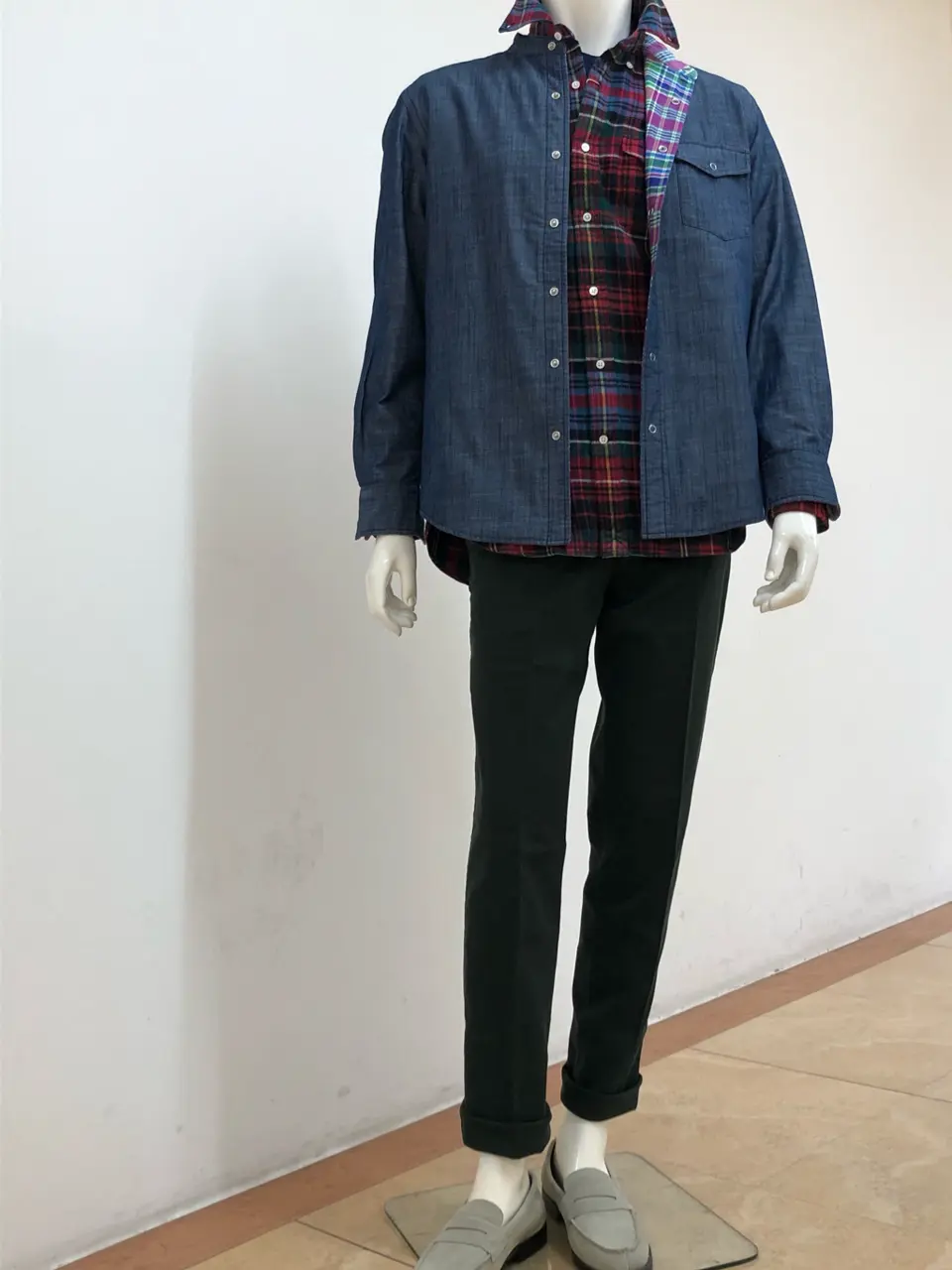  スタッフ コーディネート画像