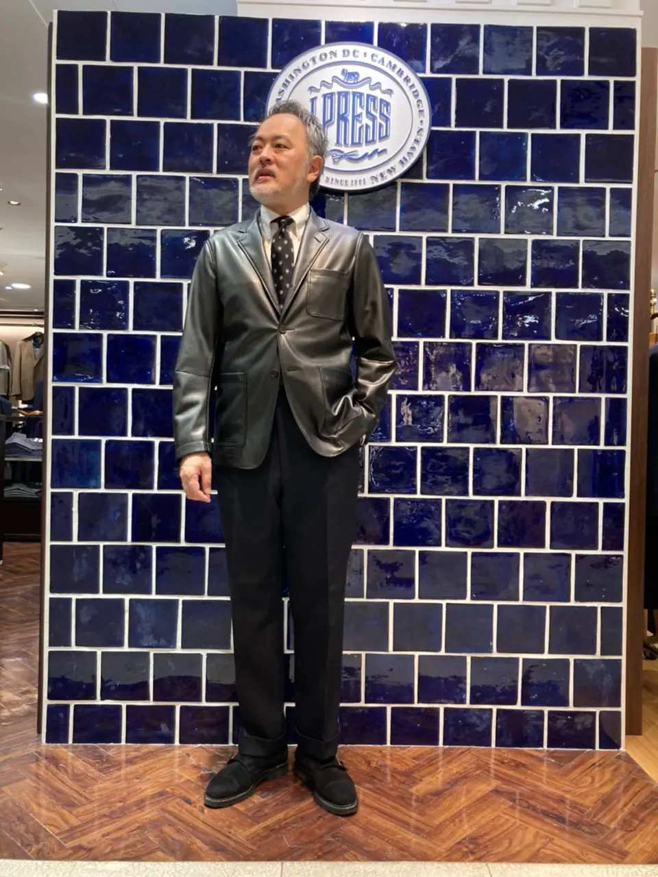  堤 コーディネート画像