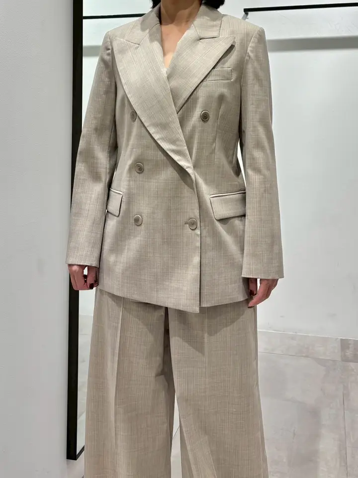 JOSEPH 小田 コーディネート画像