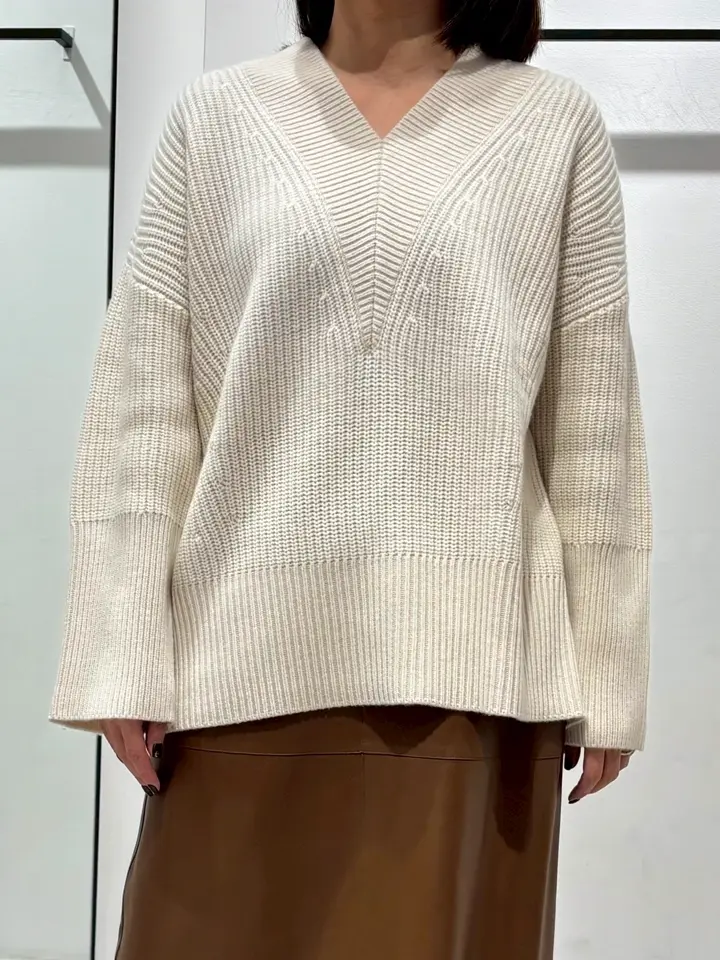 JOSEPH 小田 コーディネート画像