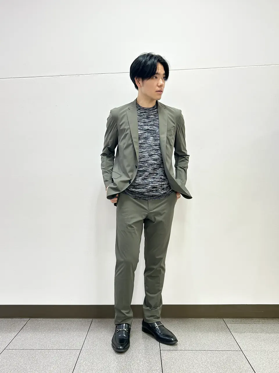 JOSEPH HOMME 星 コーディネート画像