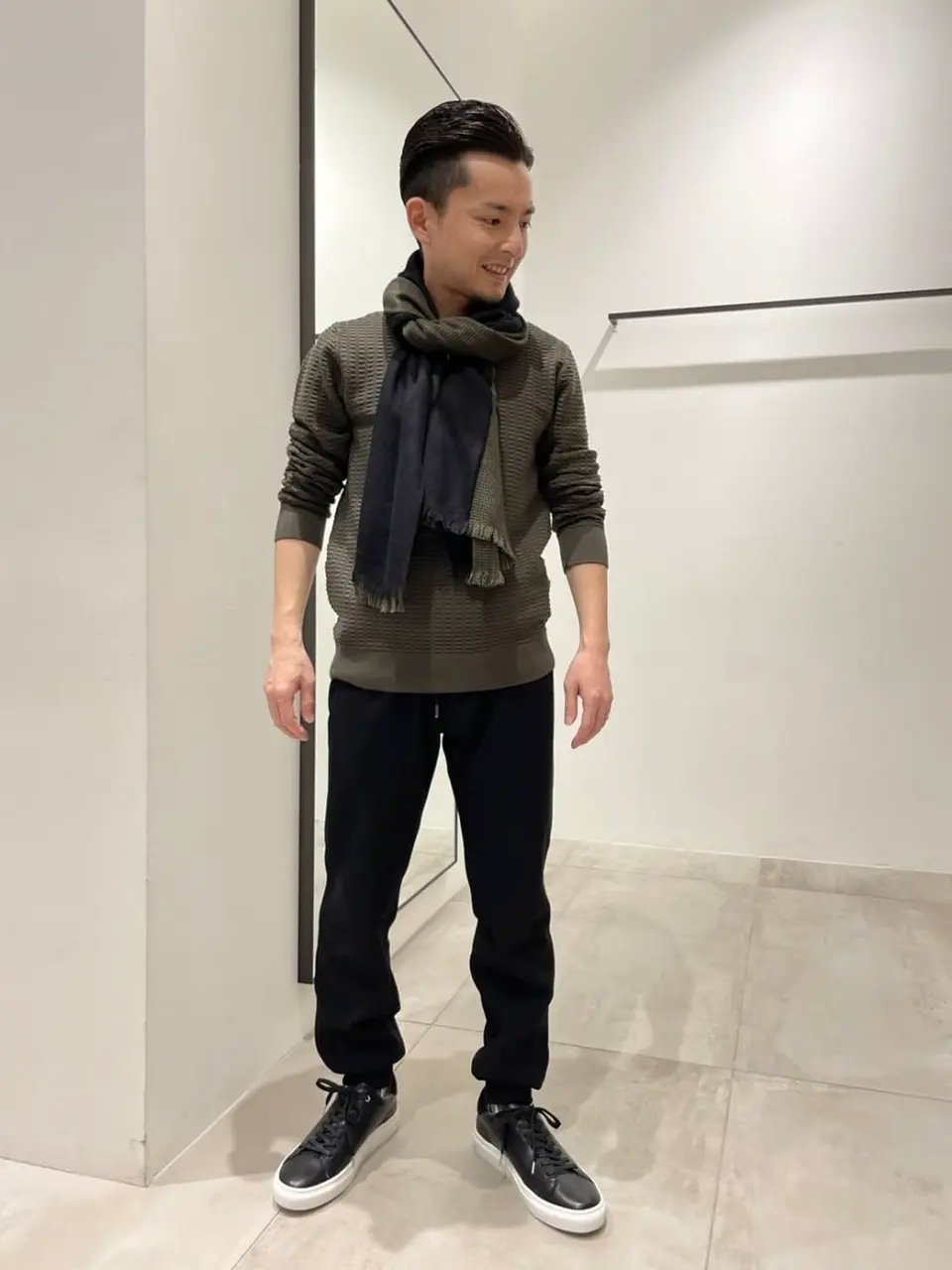 JOSEPH HOMME 鈴木 コーディネート画像