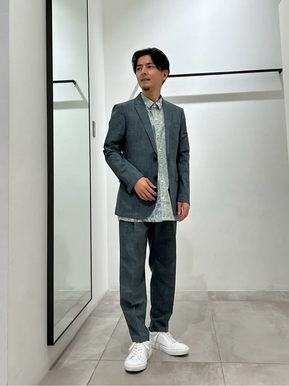 JOSEPH HOMME 鈴木 コーディネート画像