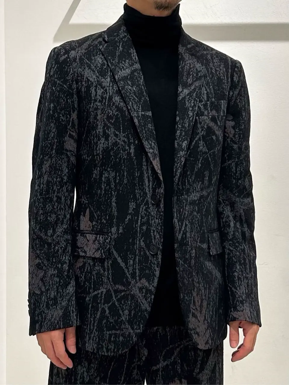 JOSEPH HOMME 鈴木 コーディネート画像