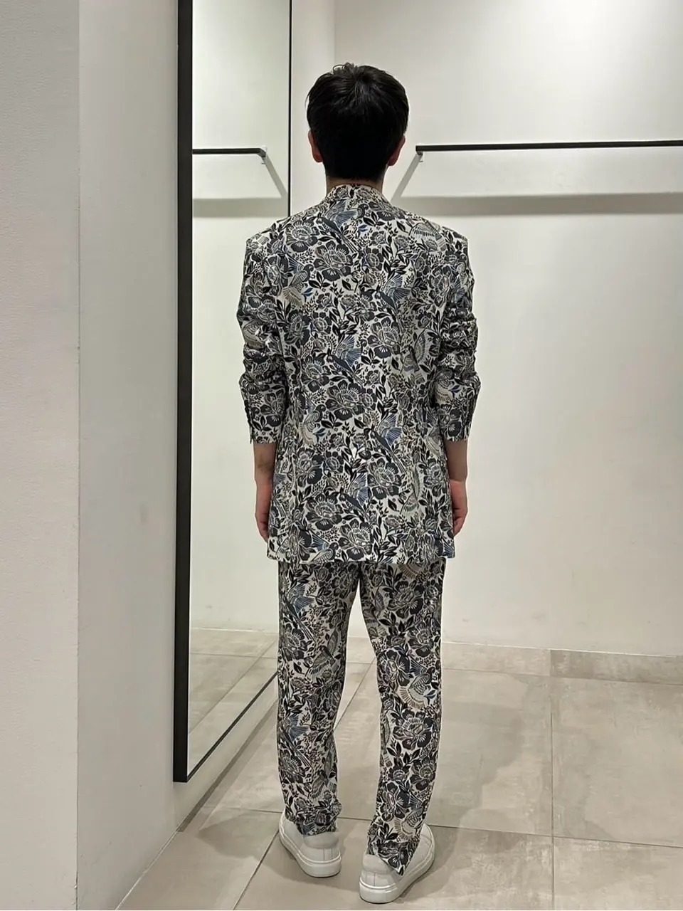 JOSEPH HOMME 鈴木 コーディネート画像