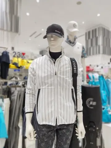 23区GOLF スタッフ コーディネート画像