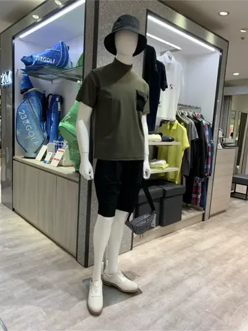 23区GOLF 松屋スタッフ コーディネート画像