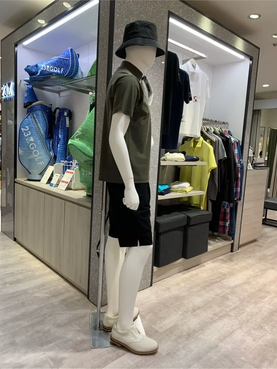 23区GOLF 松屋スタッフ コーディネート画像