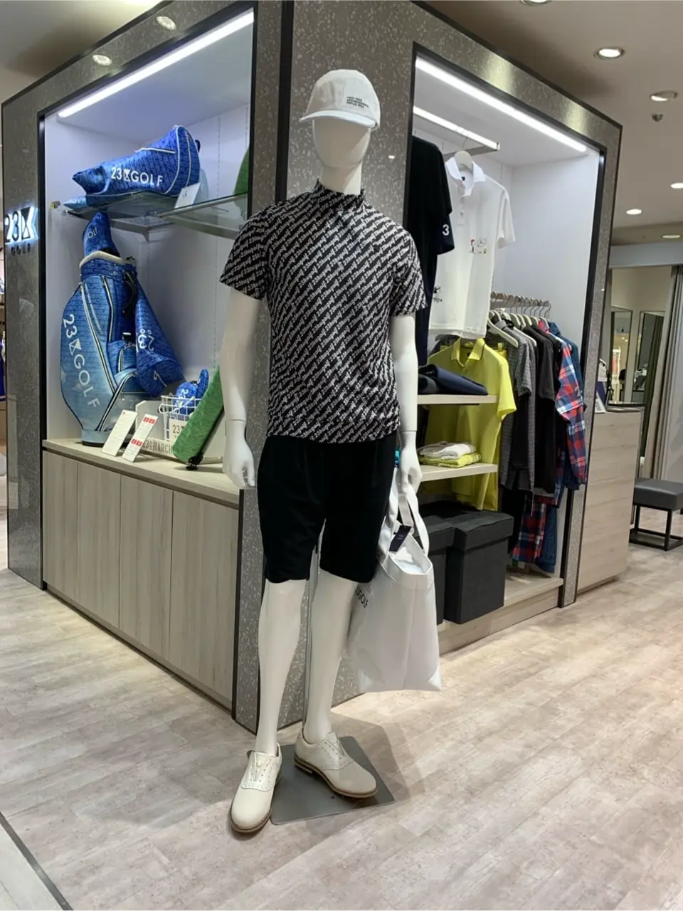 23区GOLF 松屋スタッフ コーディネート画像