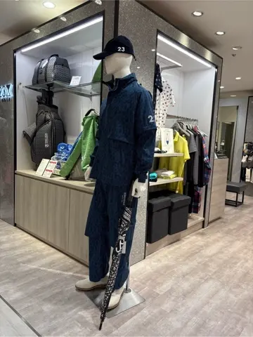 23区GOLF 松屋スタッフ コーディネート画像