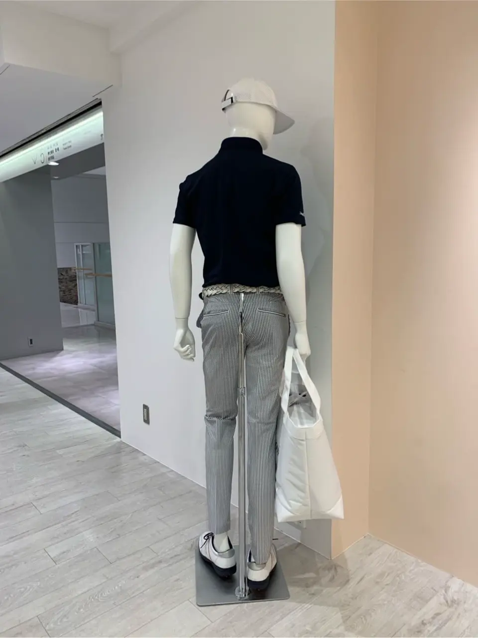 23区GOLF 松屋スタッフ コーディネート画像