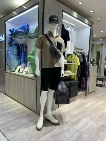 23区GOLF 松屋スタッフ コーディネート画像