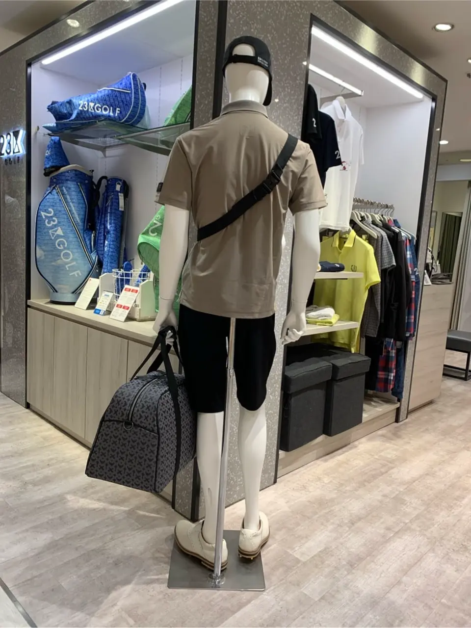 23区GOLF 松屋スタッフ コーディネート画像