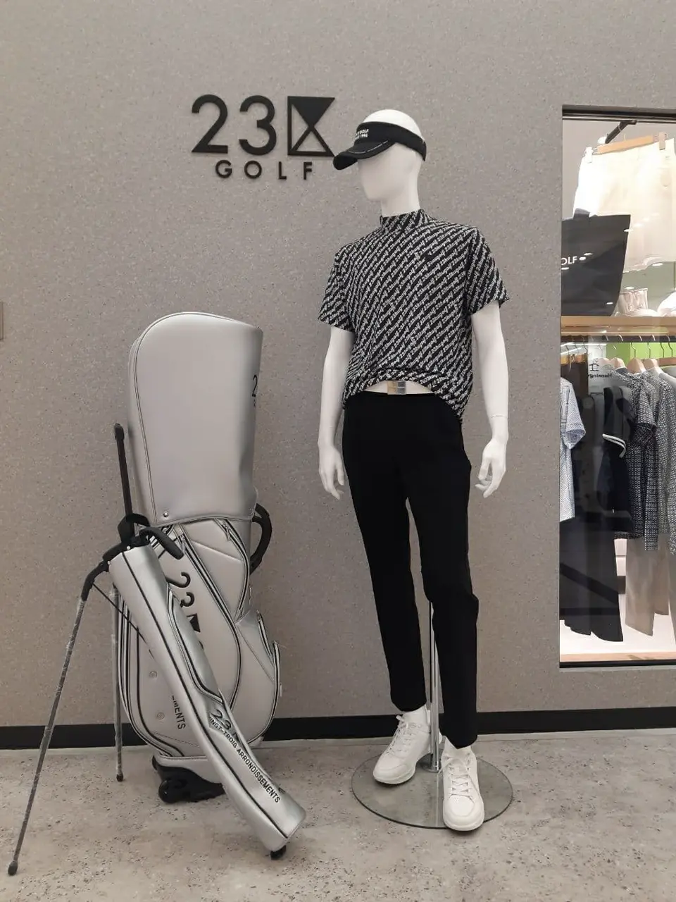 23区GOLF 磯島 コーディネート画像