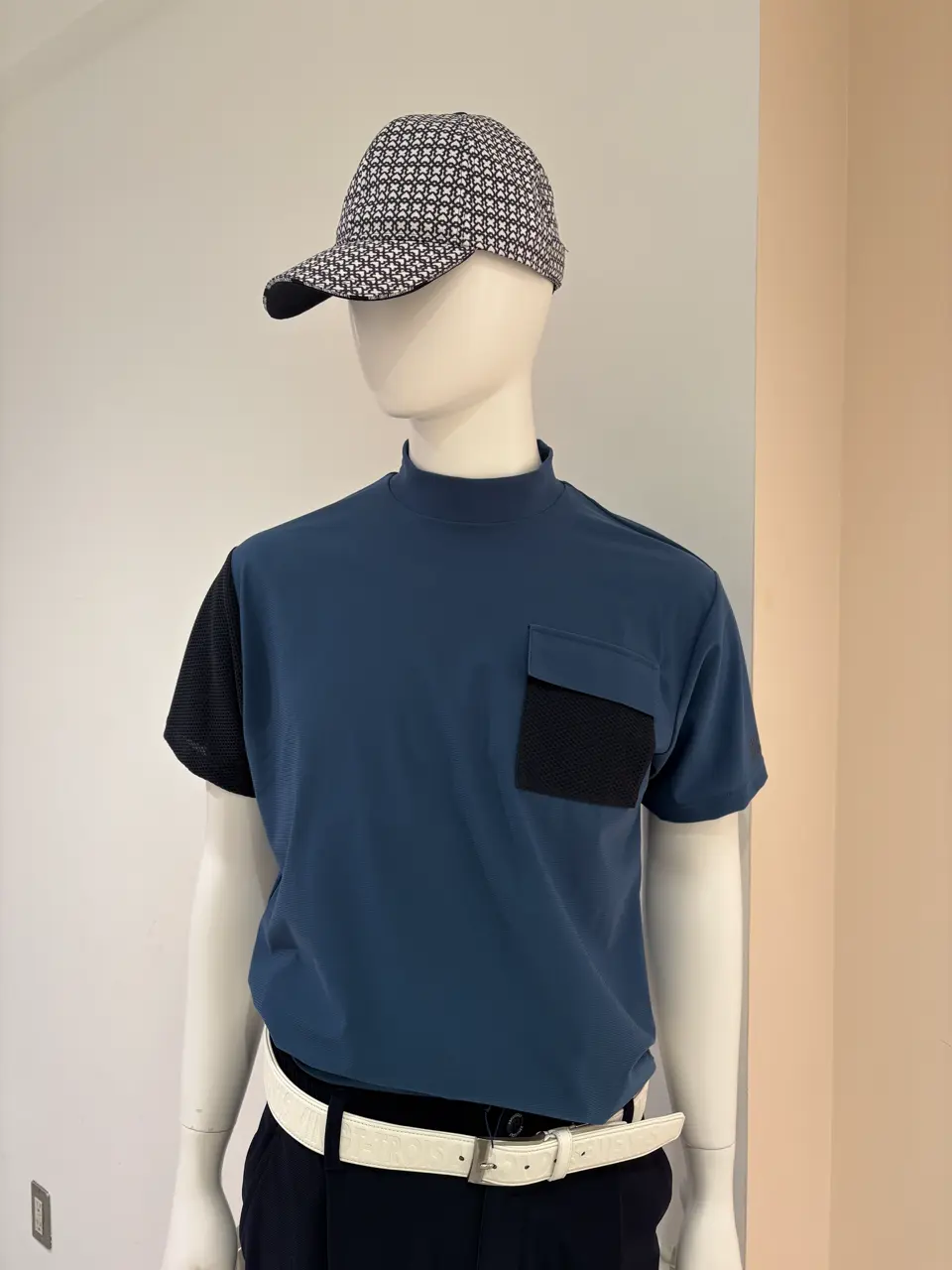 23区GOLF 松屋スタッフ コーディネート画像