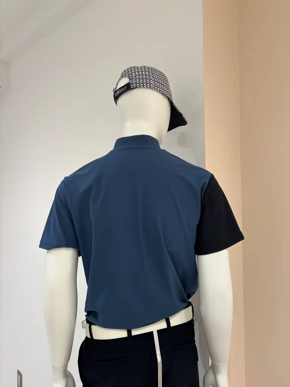 23区GOLF 松屋スタッフ コーディネート画像