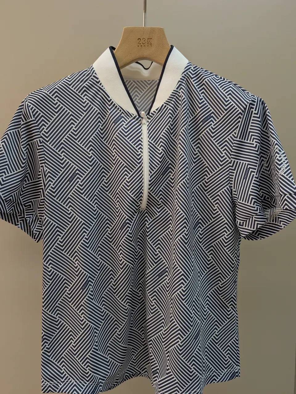 23区GOLF すみ コーディネート画像