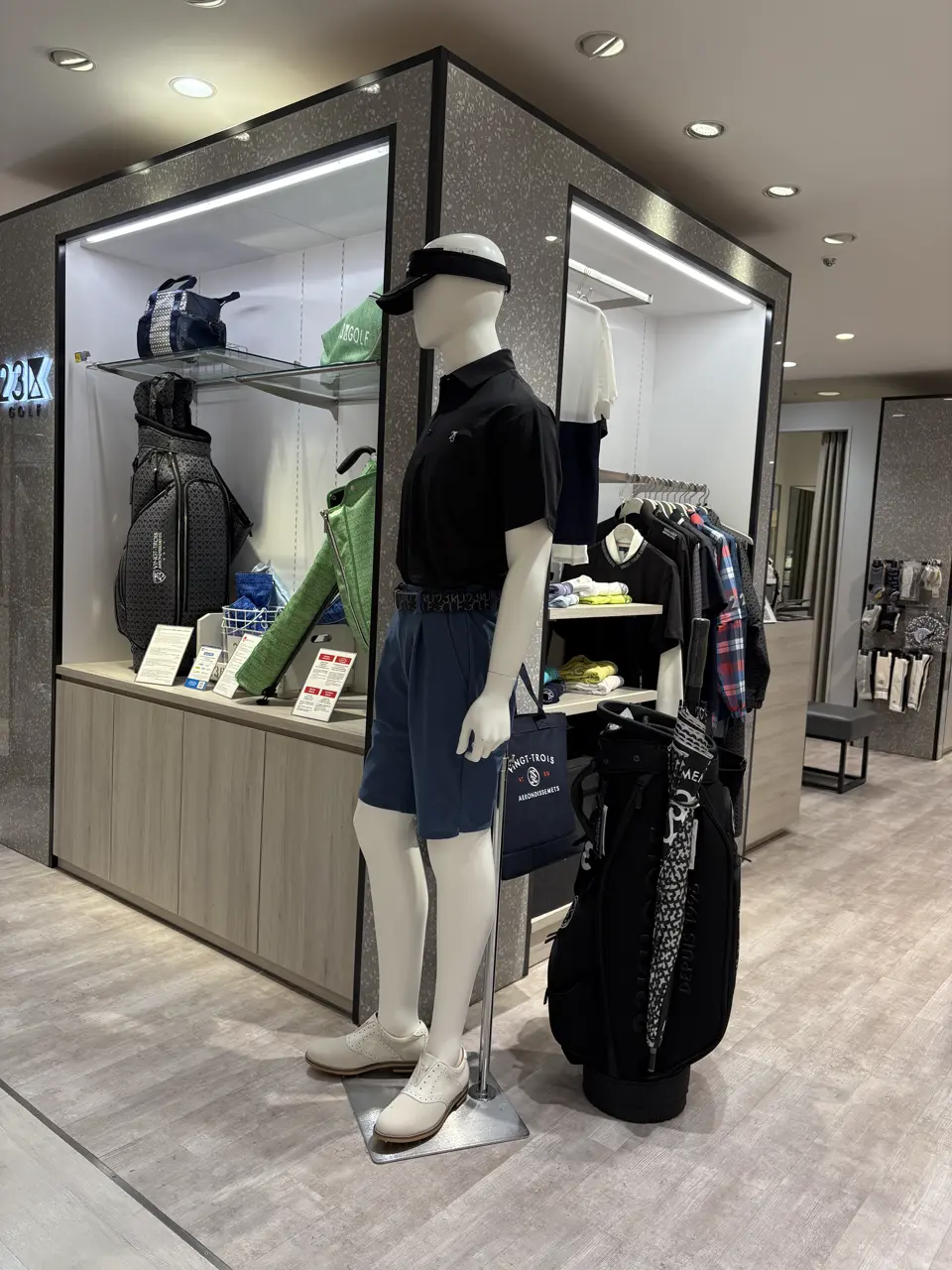 23区GOLF 松屋スタッフ コーディネート画像