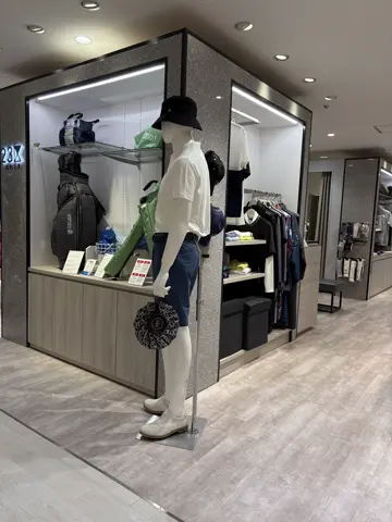 23区GOLF 松屋スタッフ コーディネート画像