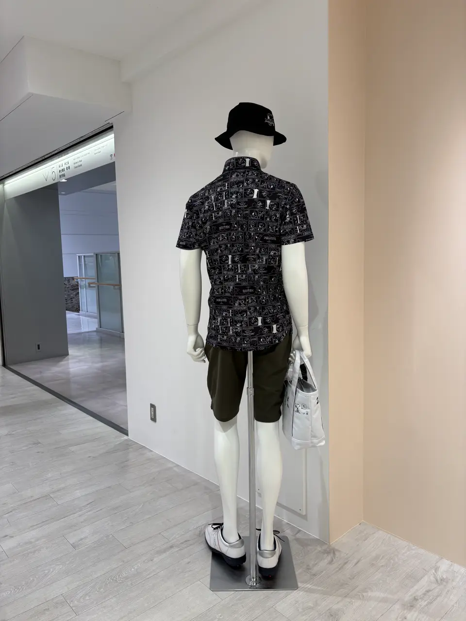 23区GOLF 松屋スタッフ コーディネート画像