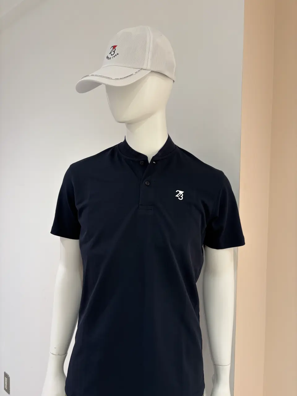 23区GOLF 松屋スタッフ コーディネート画像