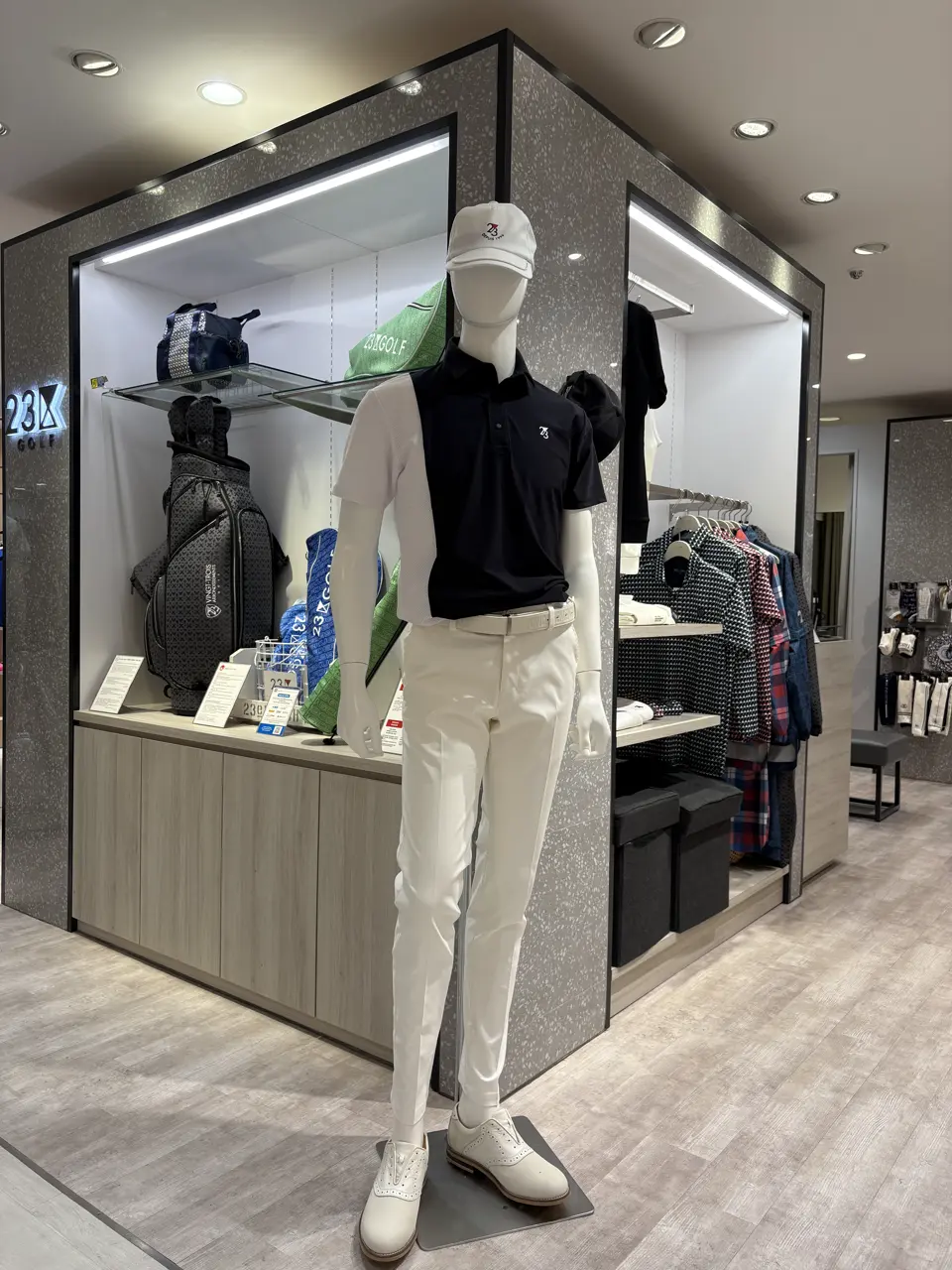 23区GOLF 松屋スタッフ コーディネート画像