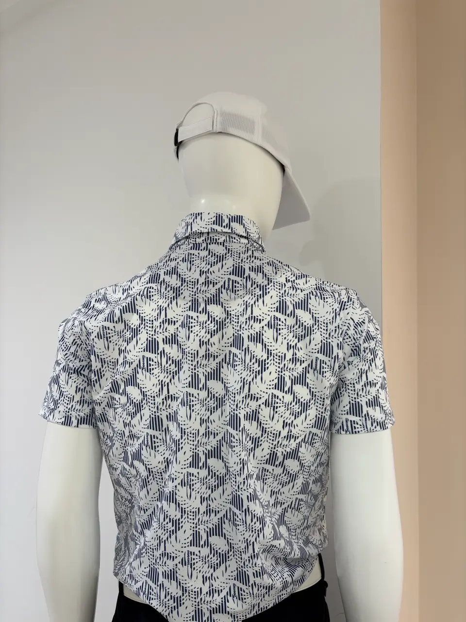 23区GOLF 松屋スタッフ コーディネート画像