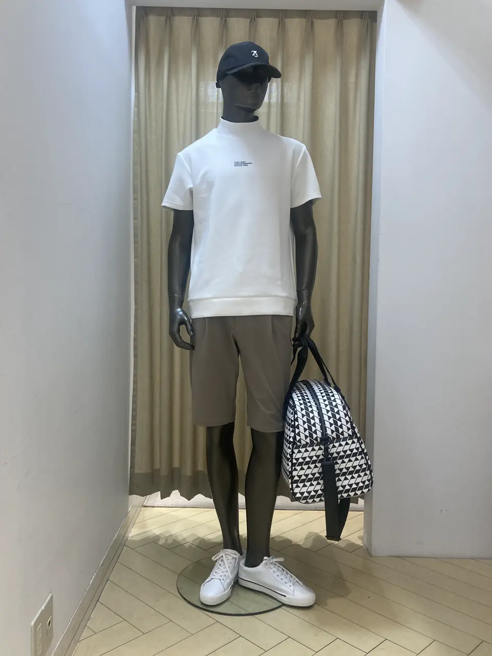 23区GOLF スタッフ コーディネート画像