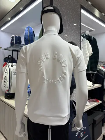 23区GOLF 松屋スタッフ コーディネート画像