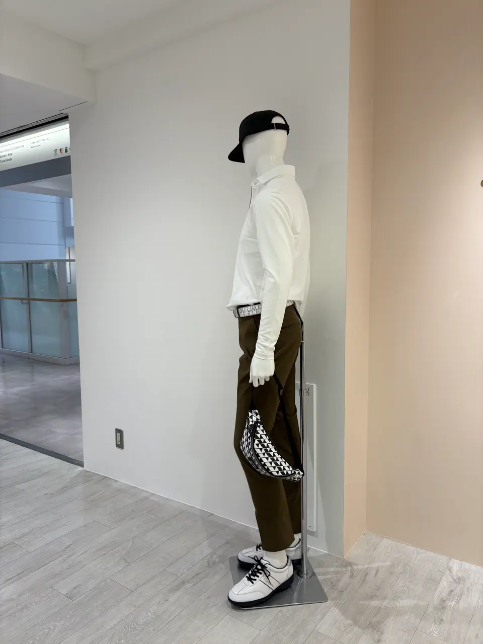 23区GOLF 松屋スタッフ コーディネート画像