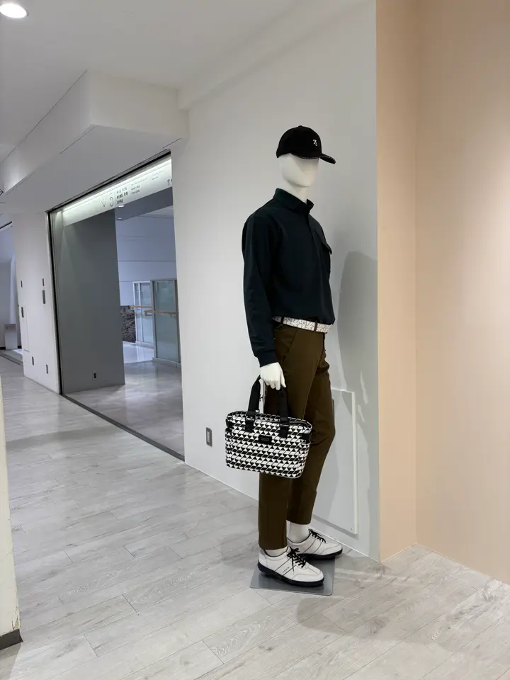 23区GOLF 松屋スタッフ コーディネート画像