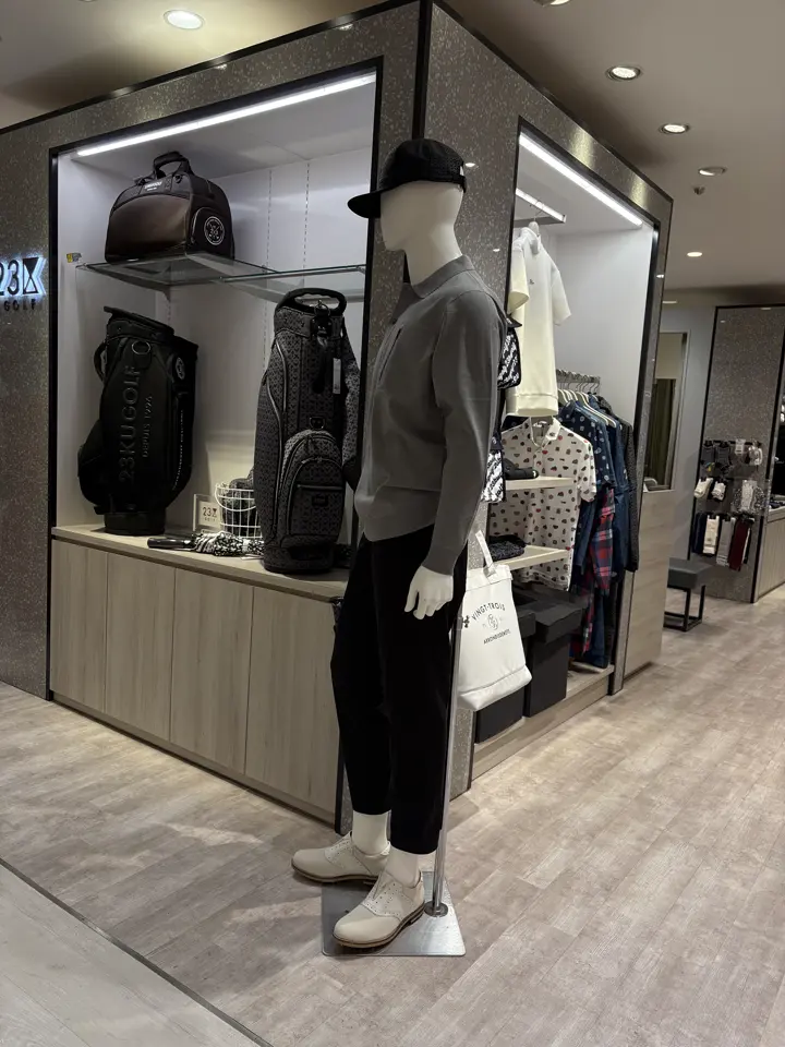 23区GOLF 松屋スタッフ コーディネート画像