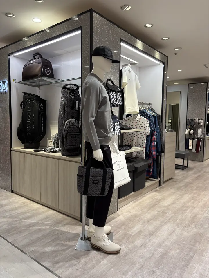 23区GOLF 松屋スタッフ コーディネート画像