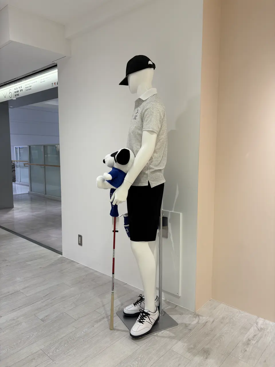 23区GOLF 松屋スタッフ コーディネート画像