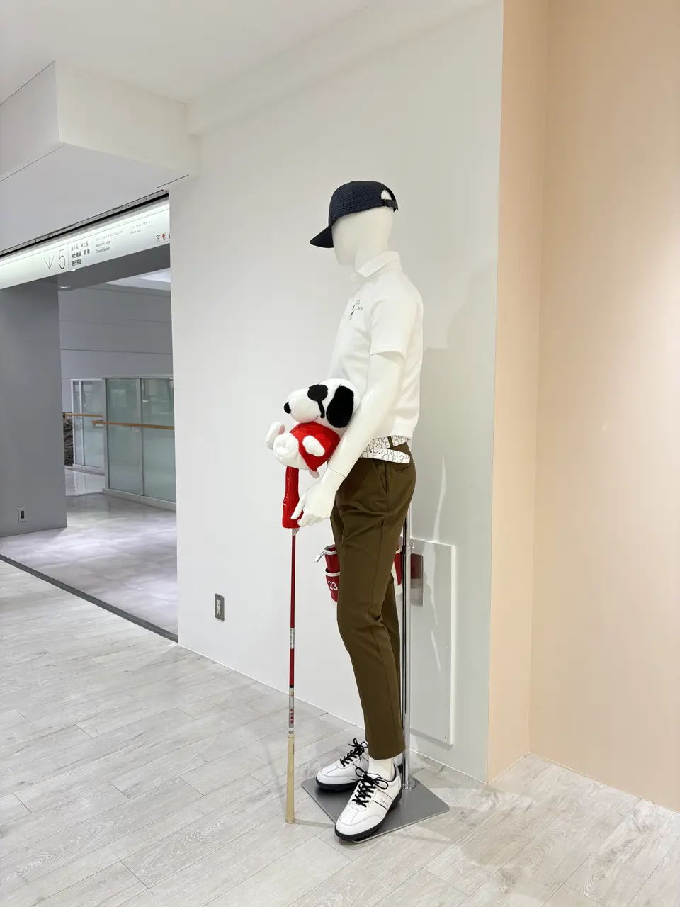 23区GOLF 松屋スタッフ コーディネート画像