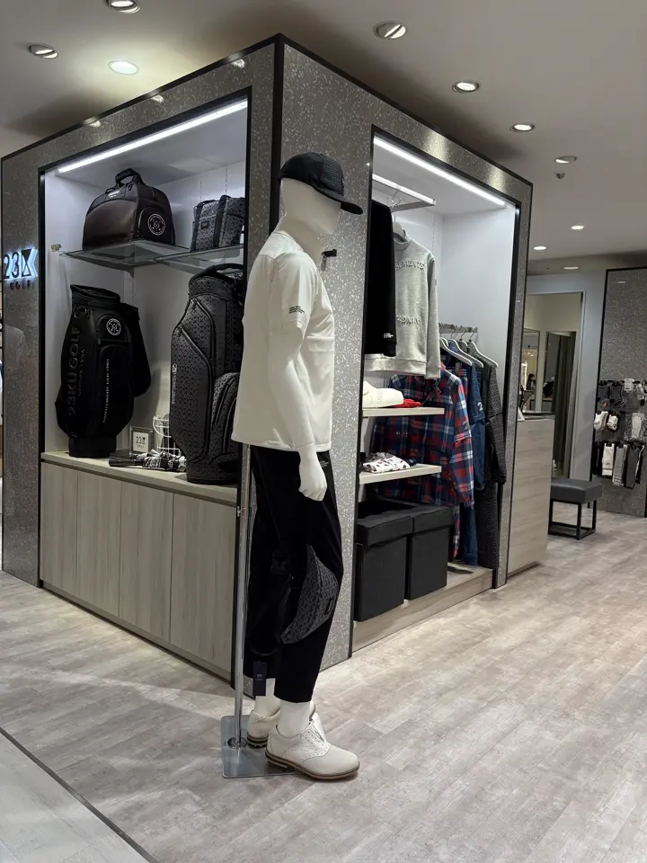 23区GOLF 松屋スタッフ コーディネート画像