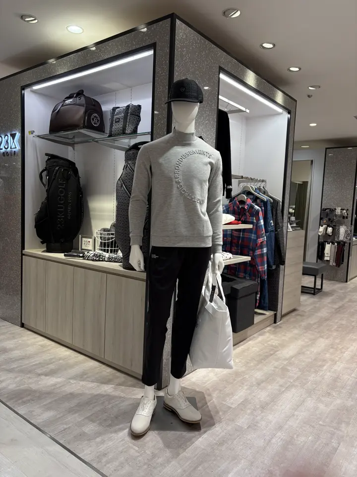 23区GOLF 松屋スタッフ コーディネート画像