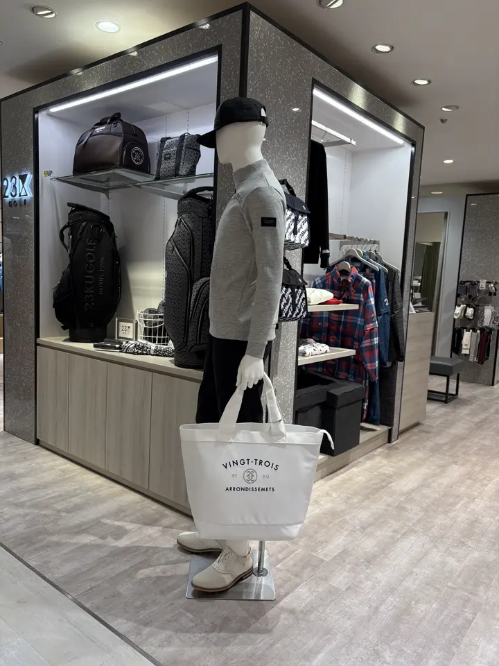 23区GOLF 松屋スタッフ コーディネート画像