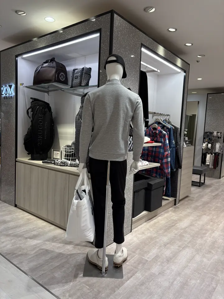 23区GOLF 松屋スタッフ コーディネート画像